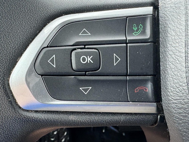 Jeep Compass Vehicle Full-screen Gallery Image 20