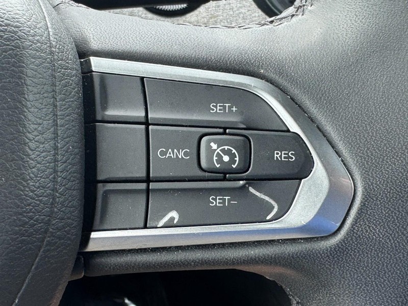 Jeep Compass Vehicle Full-screen Gallery Image 21