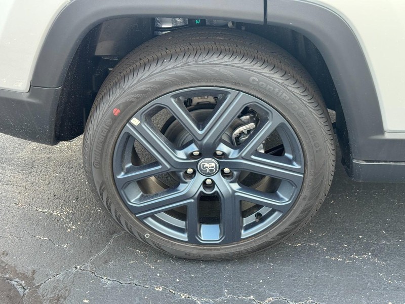 Jeep Compass Vehicle Full-screen Gallery Image 4
