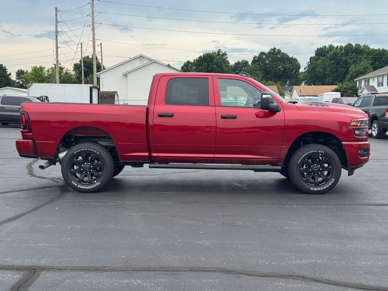 Ram 2500 Vehicle Full-screen Gallery Image 2