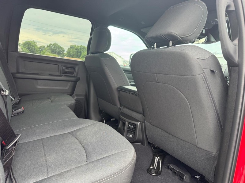Ram 2500 Vehicle Full-screen Gallery Image 5