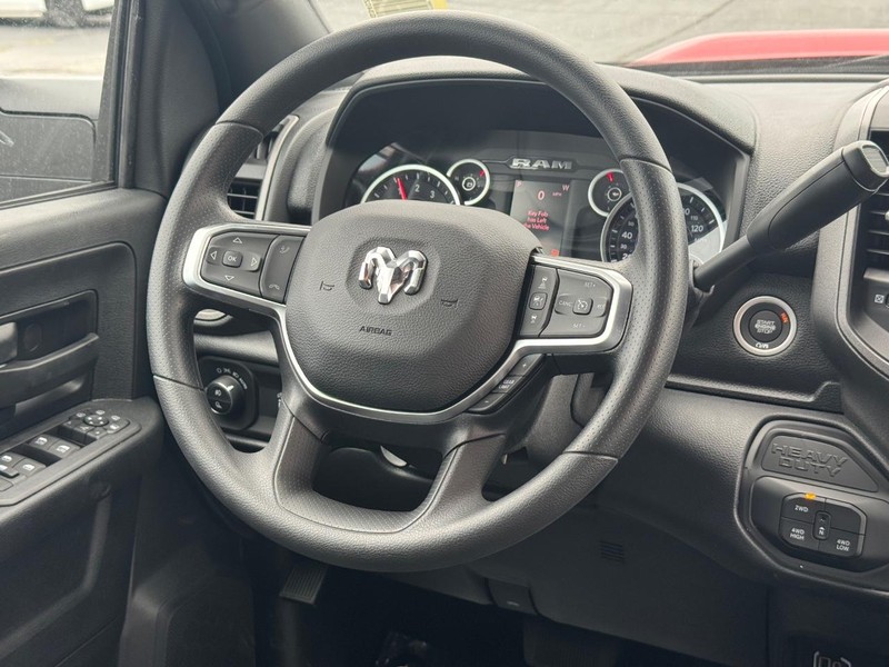 Ram 2500 Vehicle Full-screen Gallery Image 7