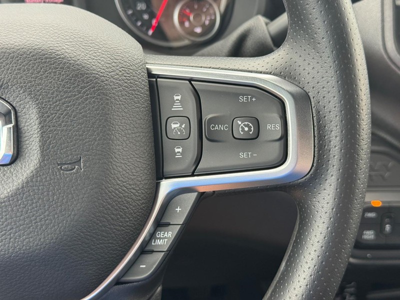 Ram 2500 Vehicle Full-screen Gallery Image 14