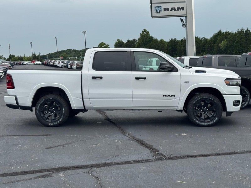 Ram 1500 Vehicle Full-screen Gallery Image 2