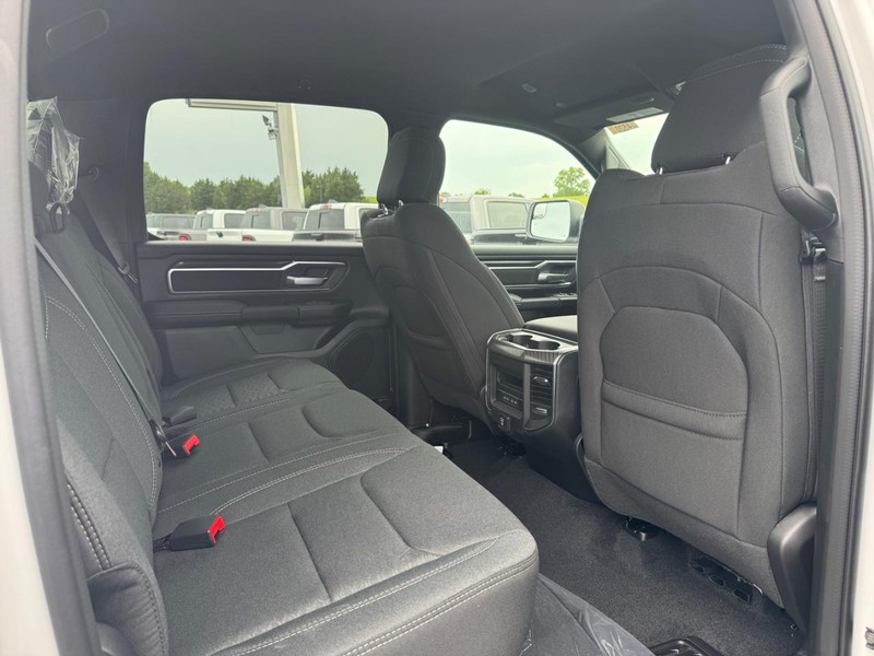Ram 1500 Vehicle Full-screen Gallery Image 8