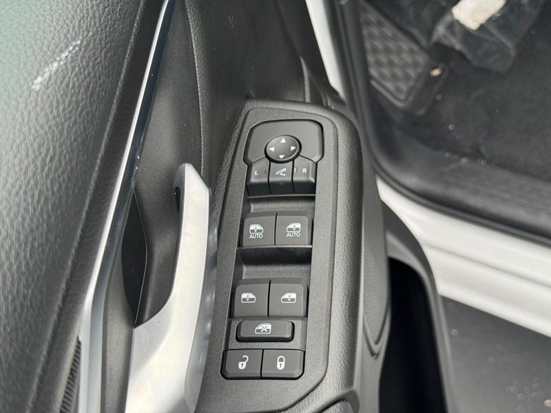 Ram 1500 Vehicle Full-screen Gallery Image 13
