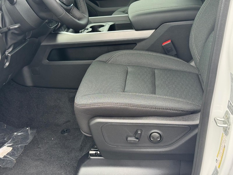 Ram 1500 Vehicle Full-screen Gallery Image 14