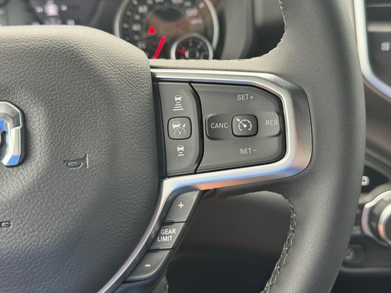Ram 1500 Vehicle Full-screen Gallery Image 16