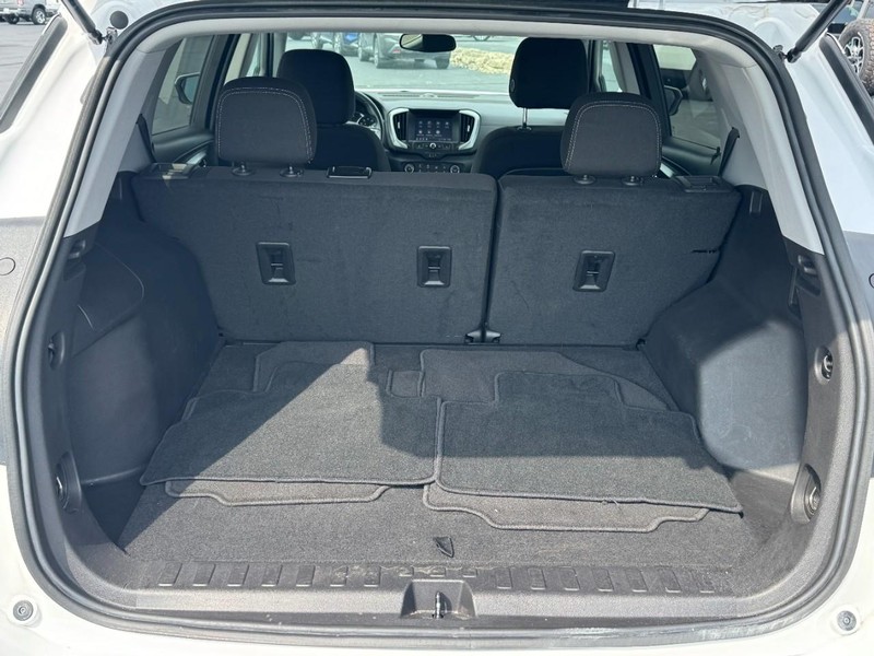 GMC Terrain Vehicle Full-screen Gallery Image 5