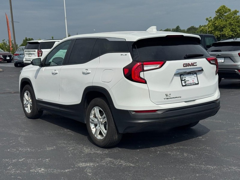 GMC Terrain Vehicle Full-screen Gallery Image 6