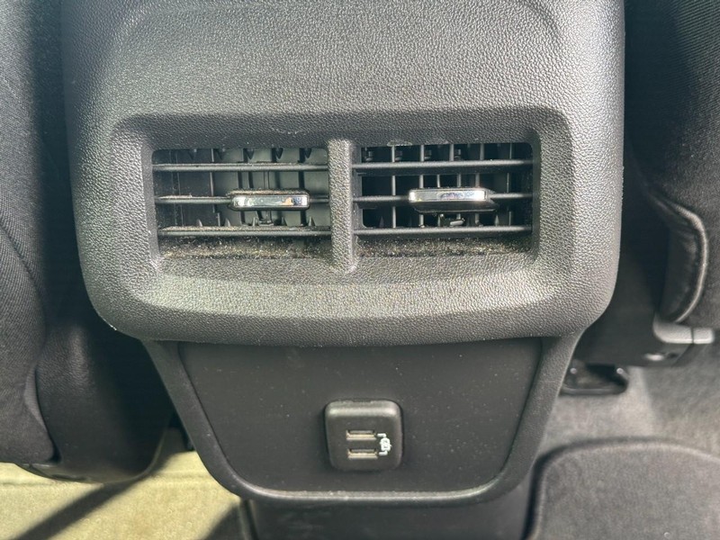 GMC Terrain Vehicle Full-screen Gallery Image 12