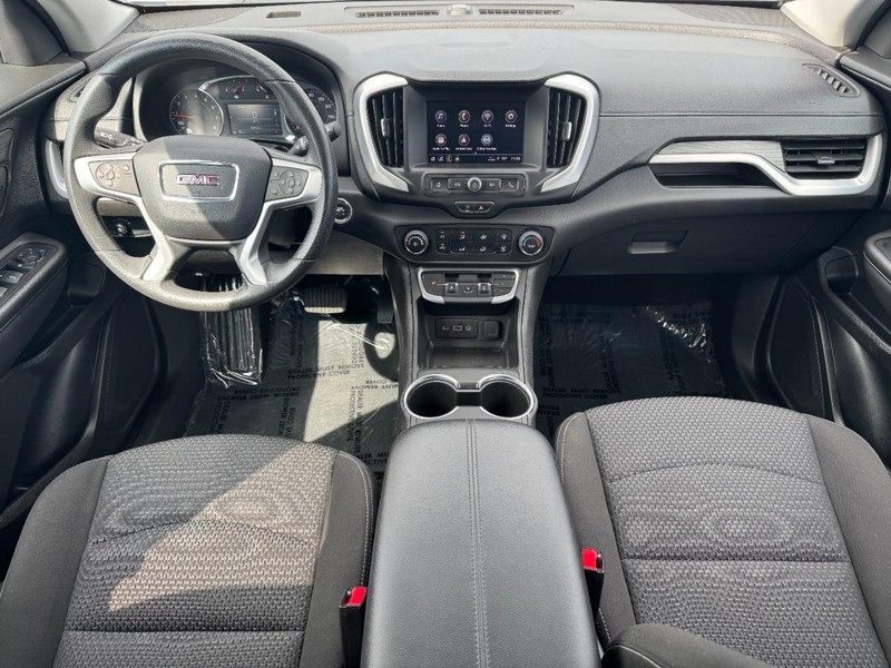 GMC Terrain Vehicle Full-screen Gallery Image 13