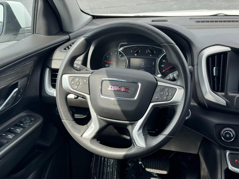 GMC Terrain Vehicle Full-screen Gallery Image 14