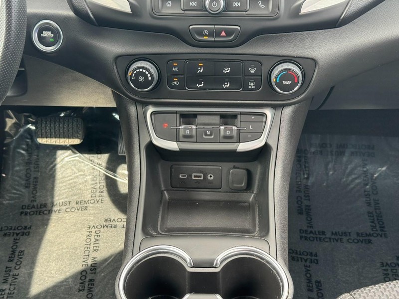 GMC Terrain Vehicle Full-screen Gallery Image 16
