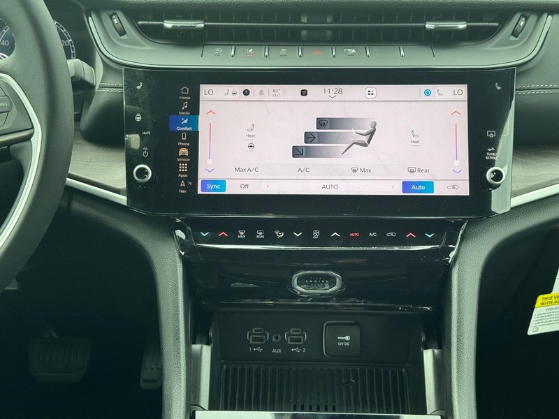 Jeep Grand Cherokee Vehicle Full-screen Gallery Image 8