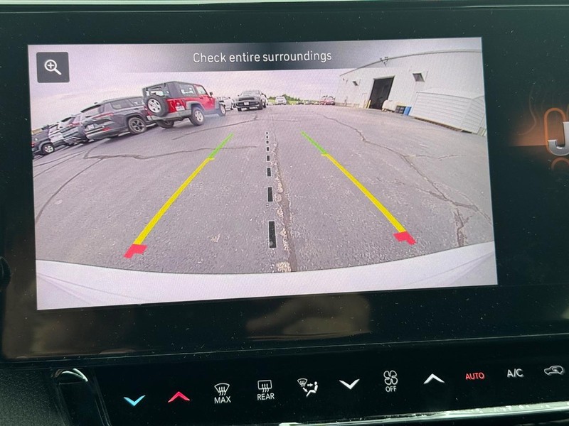 Jeep Grand Cherokee Vehicle Full-screen Gallery Image 16
