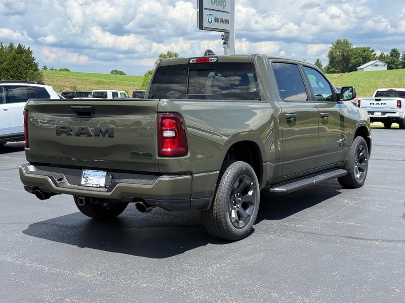 Ram 1500 Vehicle Full-screen Gallery Image 3
