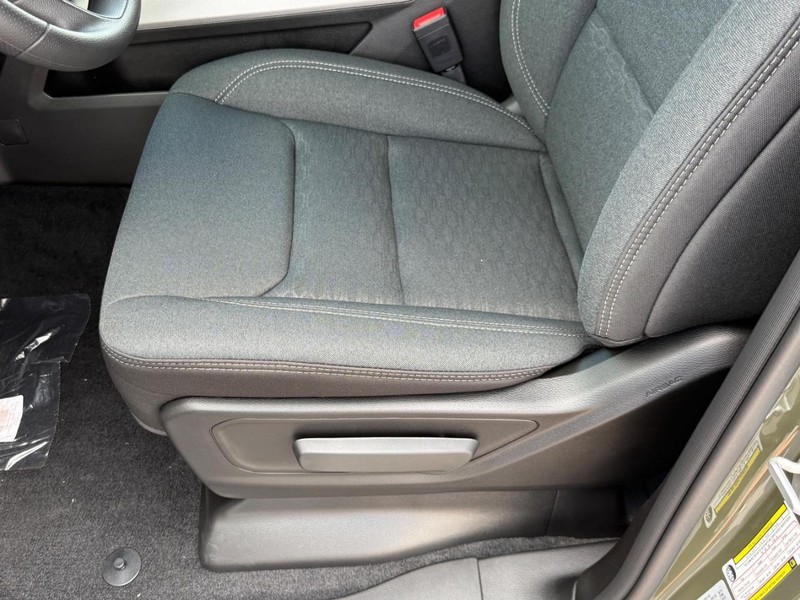 Ram 1500 Vehicle Full-screen Gallery Image 10