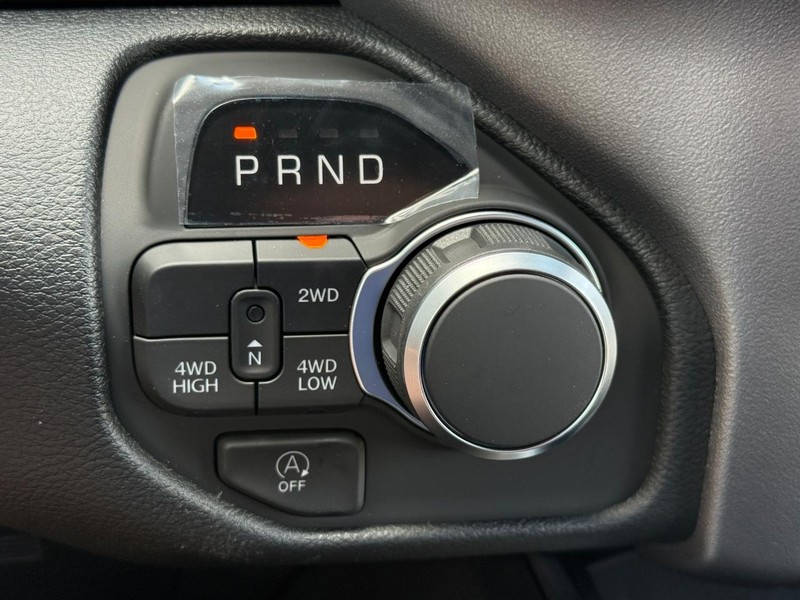 Ram 1500 Vehicle Full-screen Gallery Image 14