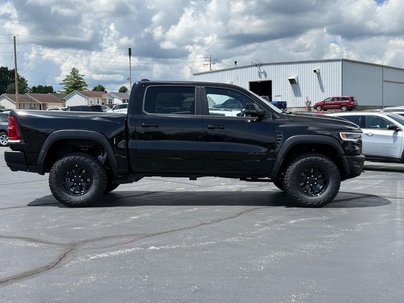Ram 1500 Vehicle Full-screen Gallery Image 2