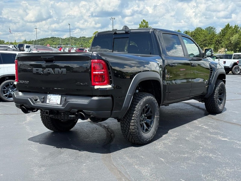 Ram 1500 Vehicle Full-screen Gallery Image 3
