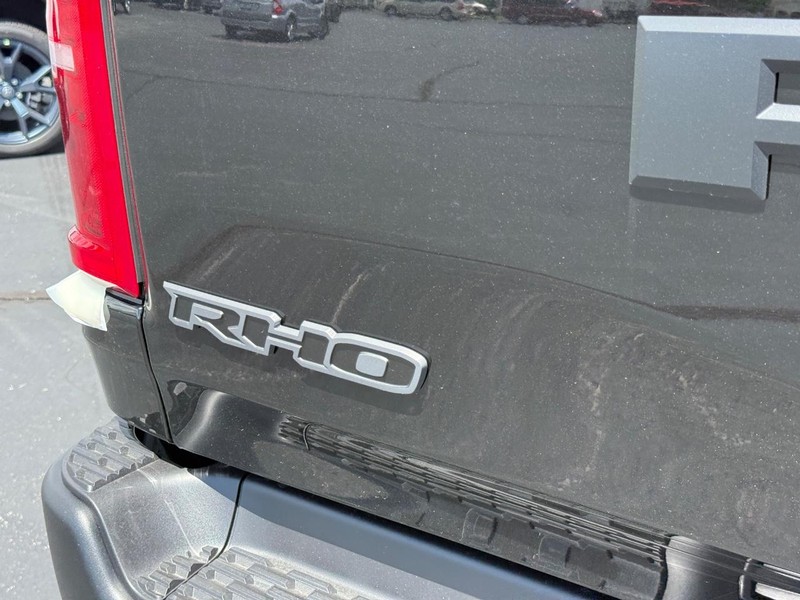 Ram 1500 Vehicle Full-screen Gallery Image 4