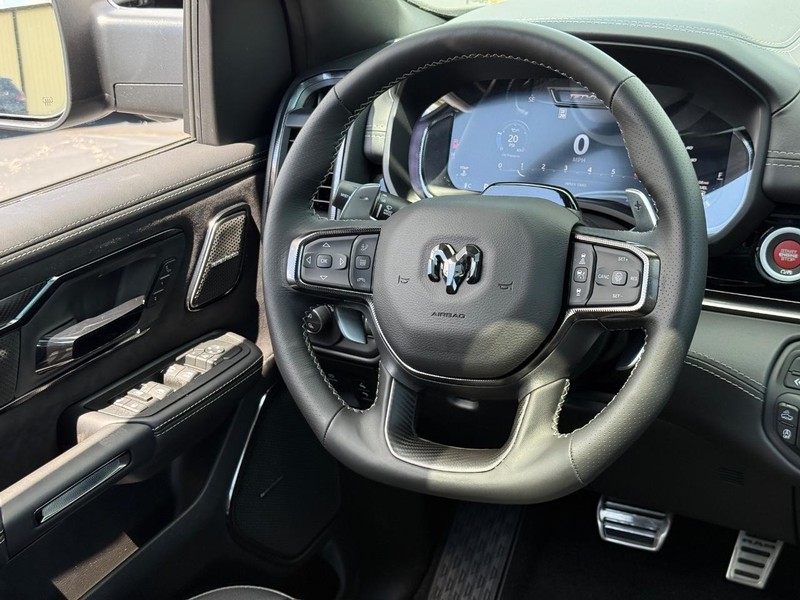 Ram 1500 Vehicle Full-screen Gallery Image 10