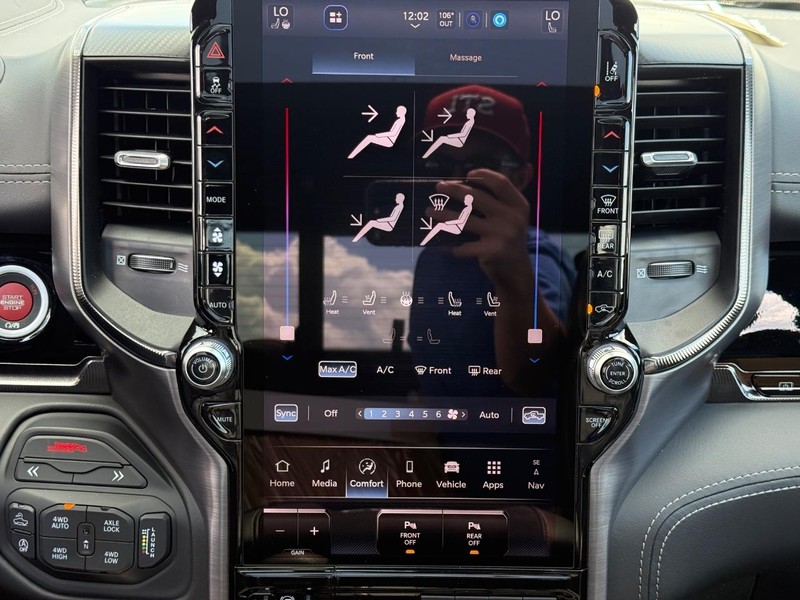 Ram 1500 Vehicle Full-screen Gallery Image 11