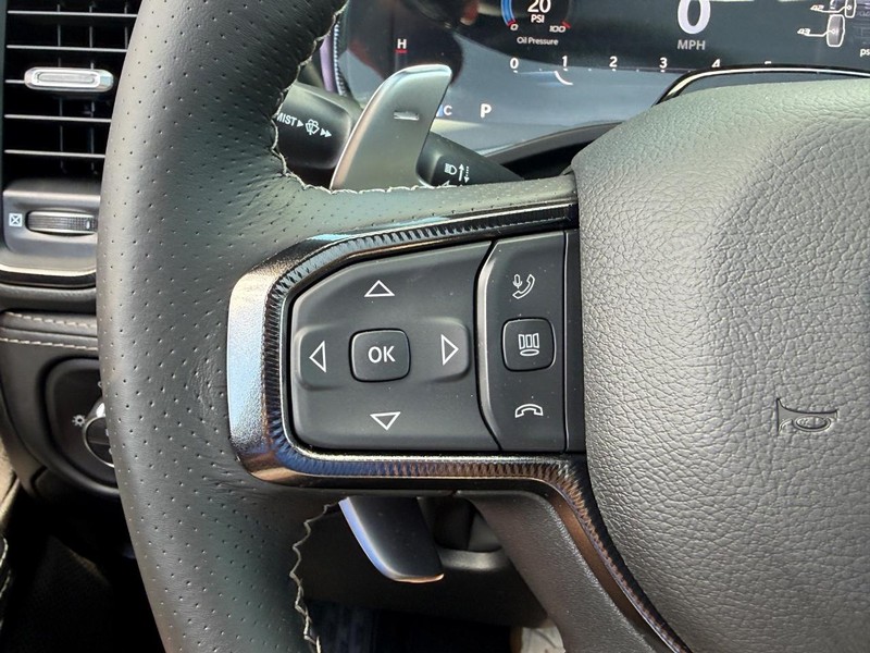Ram 1500 Vehicle Full-screen Gallery Image 17