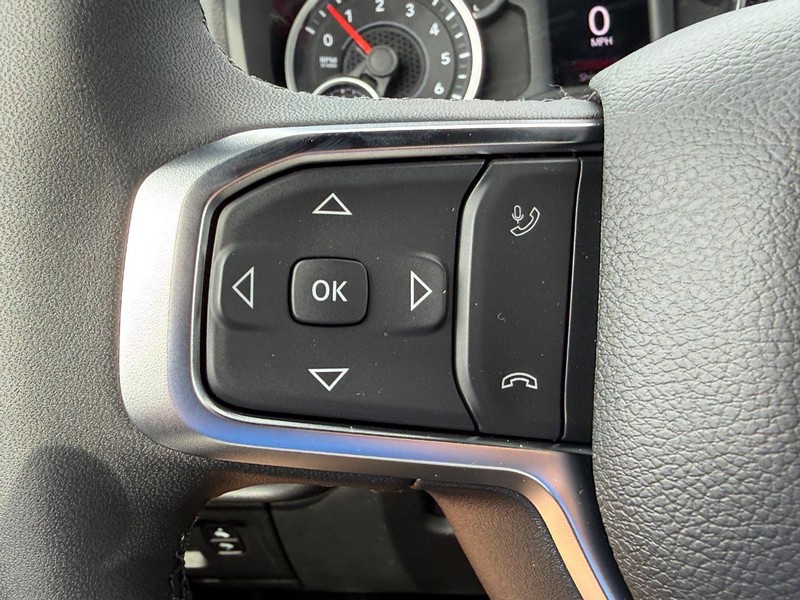 Ram 1500 Vehicle Full-screen Gallery Image 13