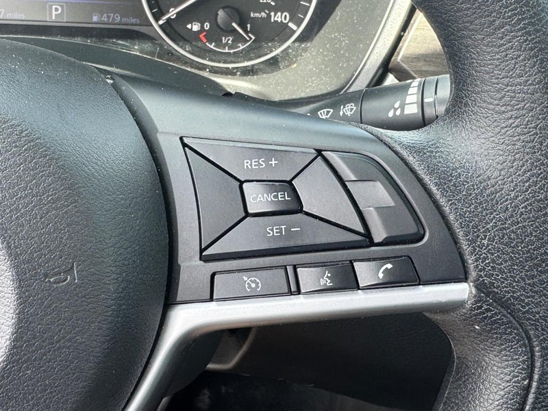 Nissan Altima Vehicle Full-screen Gallery Image 21