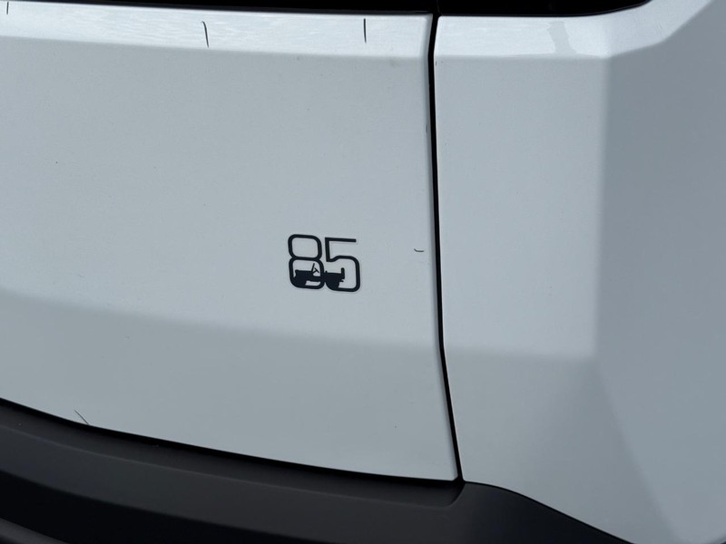 Jeep Cherokee Vehicle Full-screen Gallery Image 4