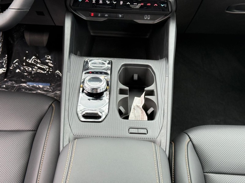 Jeep Cherokee Vehicle Full-screen Gallery Image 10