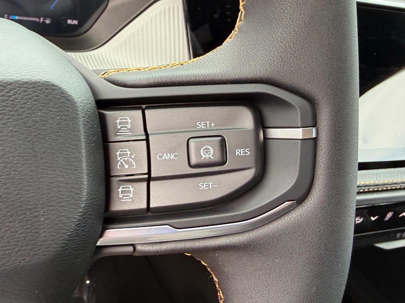 Jeep Cherokee Vehicle Full-screen Gallery Image 14