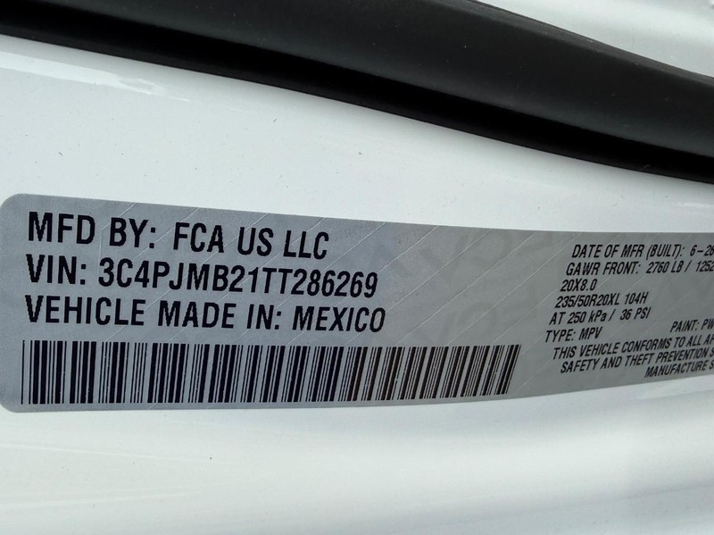 Jeep Cherokee Vehicle Full-screen Gallery Image 17
