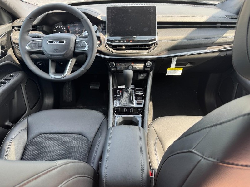 Jeep Compass Vehicle Full-screen Gallery Image 7