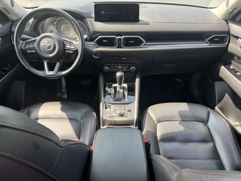 Mazda CX-5 Vehicle Full-screen Gallery Image 12