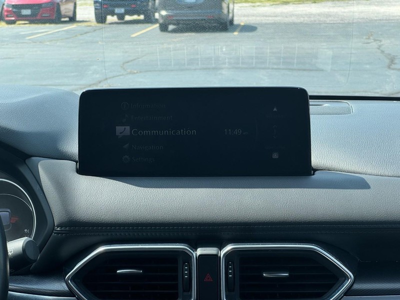 Mazda CX-5 Vehicle Full-screen Gallery Image 14