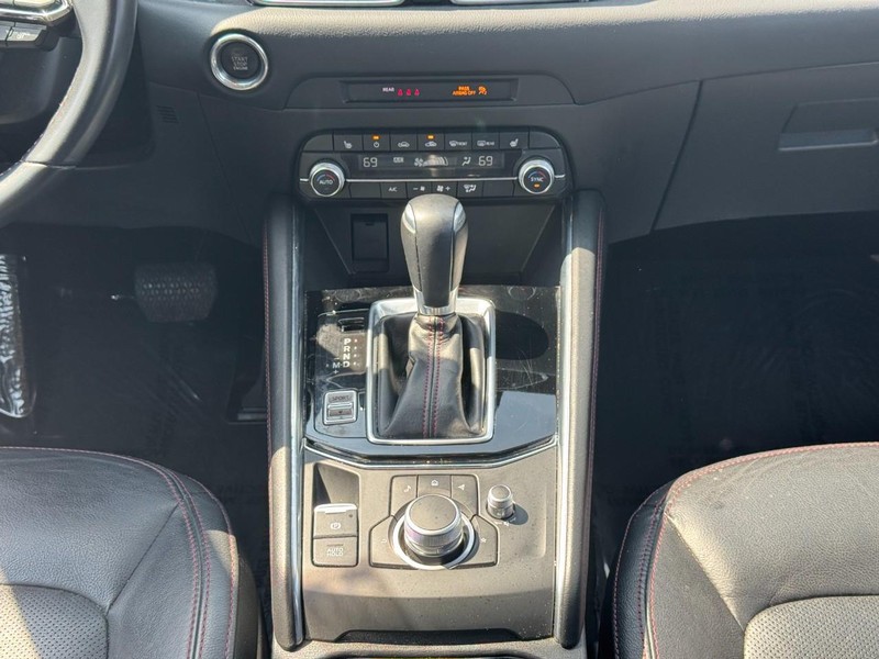 Mazda CX-5 Vehicle Full-screen Gallery Image 15