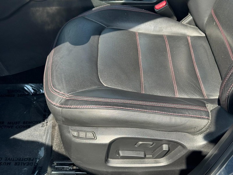Mazda CX-5 Vehicle Full-screen Gallery Image 17