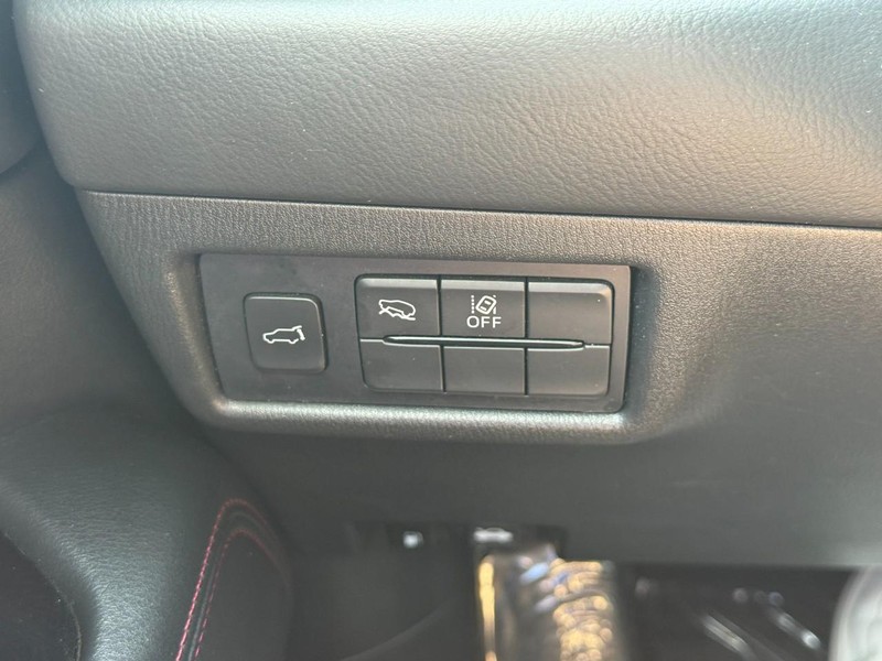 Mazda CX-5 Vehicle Full-screen Gallery Image 18