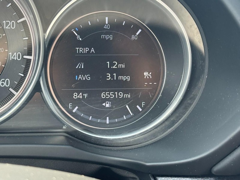 Mazda CX-5 Vehicle Full-screen Gallery Image 22