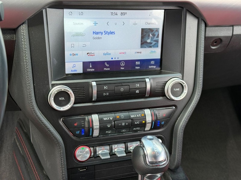 Ford Mustang Vehicle Full-screen Gallery Image 24