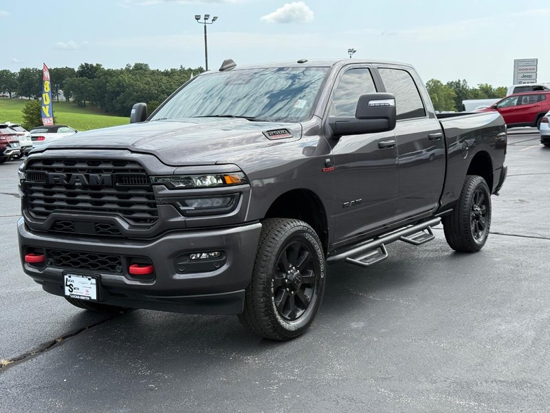 Ram 2500 Vehicle Full-screen Gallery Image 8