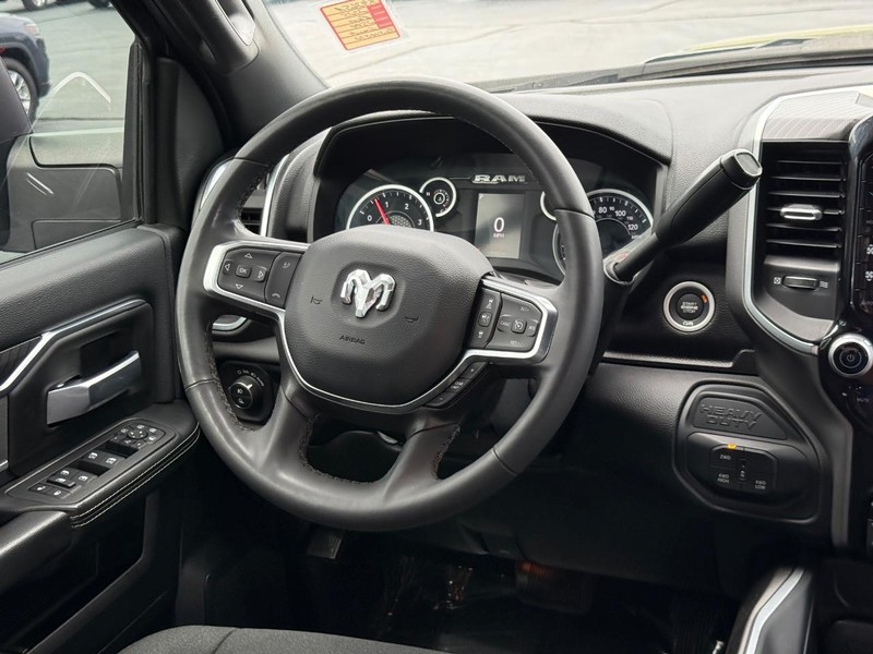 Ram 2500 Vehicle Full-screen Gallery Image 13