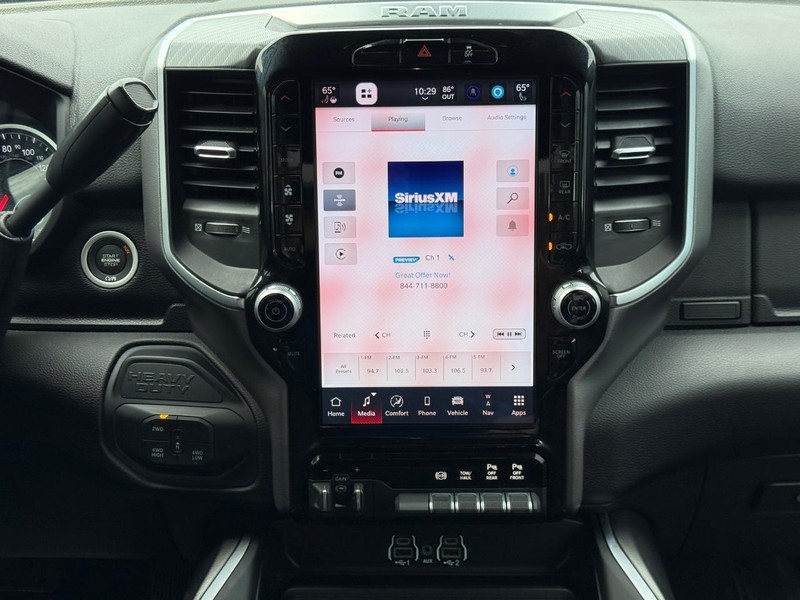 Ram 2500 Vehicle Full-screen Gallery Image 14