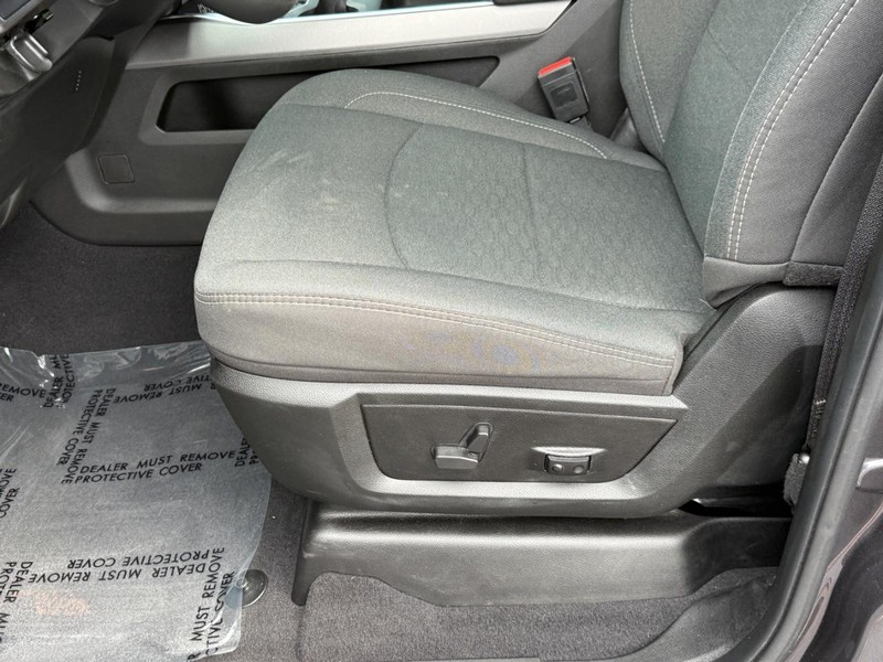 Ram 2500 Vehicle Full-screen Gallery Image 17