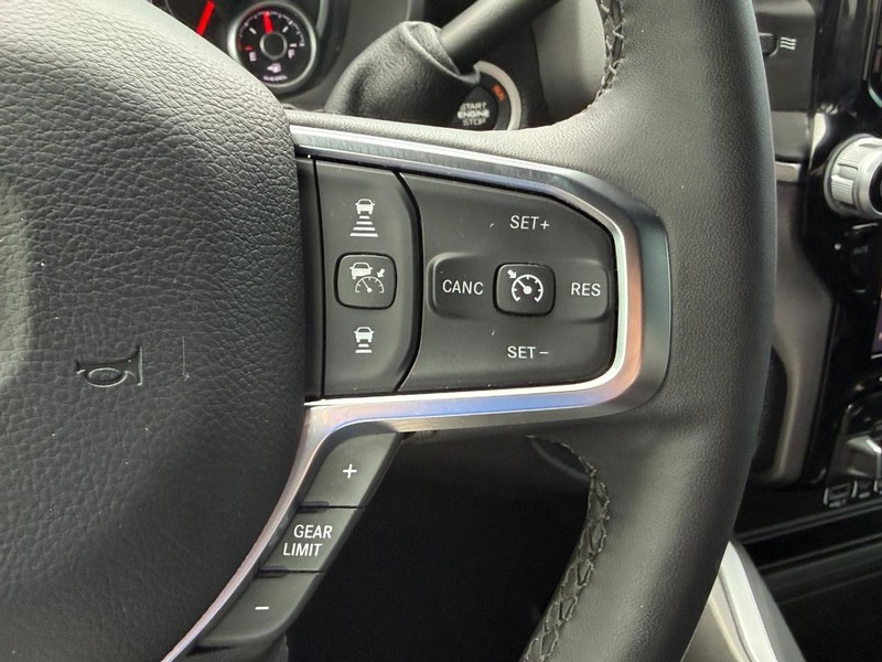 Ram 2500 Vehicle Full-screen Gallery Image 19