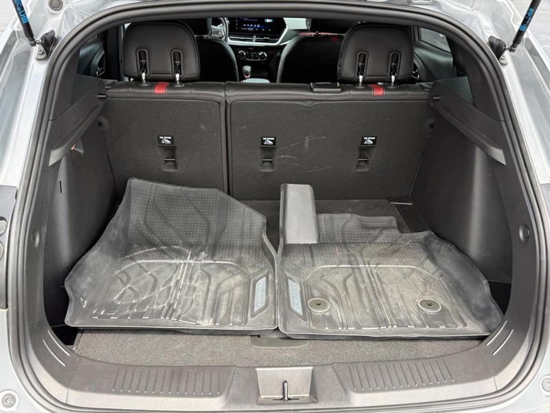 Chevrolet Trax Vehicle Full-screen Gallery Image 04