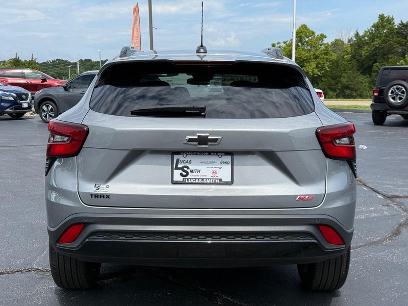 Chevrolet Trax Vehicle Full-screen Gallery Image 05